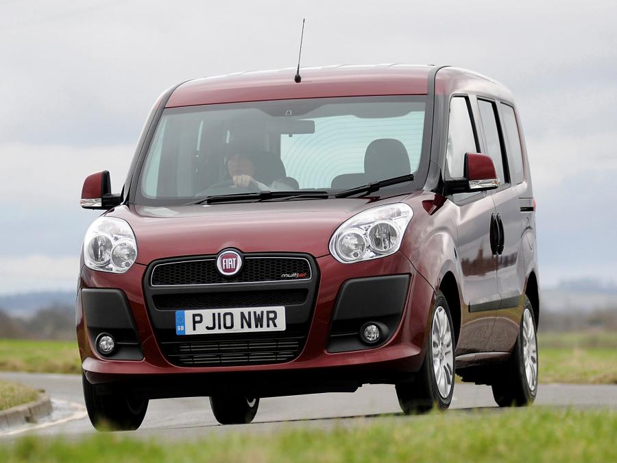  Fiat Doblo 2010 года  (UK) (фото 9 из 16)